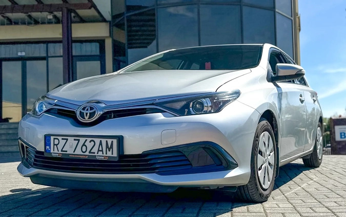 Toyota Auris cena 46000 przebieg: 147000, rok produkcji 2016 z Rzeszów małe 211